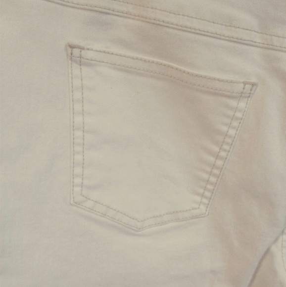 🎪 Oscar de la Renta High Waisted Jeans 🎪 - Picture 4 of 9